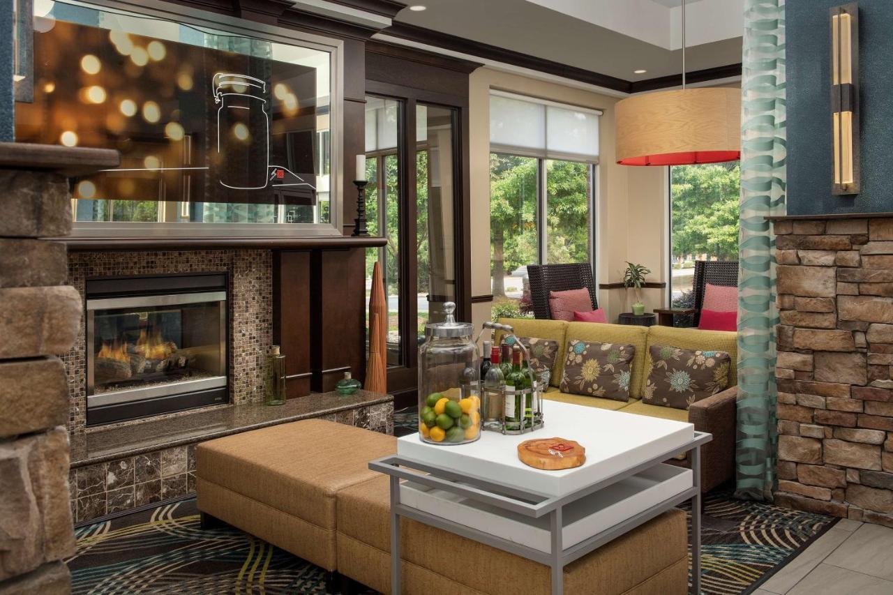 Hilton Garden Inn Charlotte/Мурсвилл Экстерьер фото