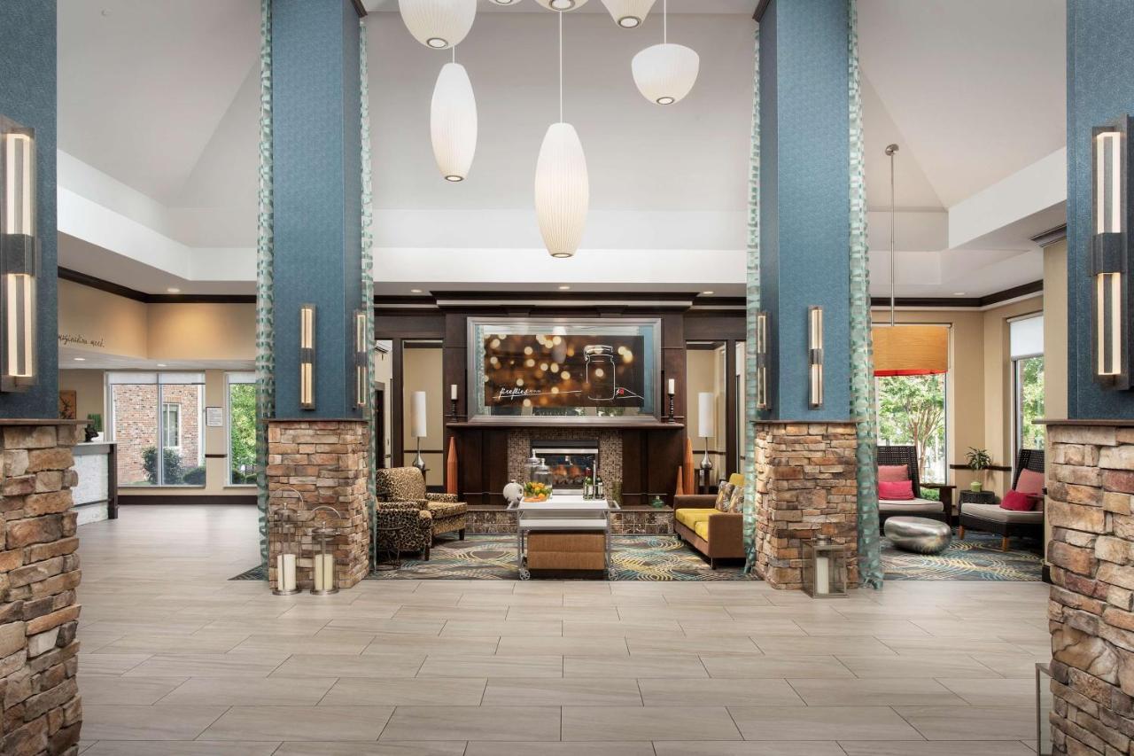 Hilton Garden Inn Charlotte/Мурсвилл Экстерьер фото