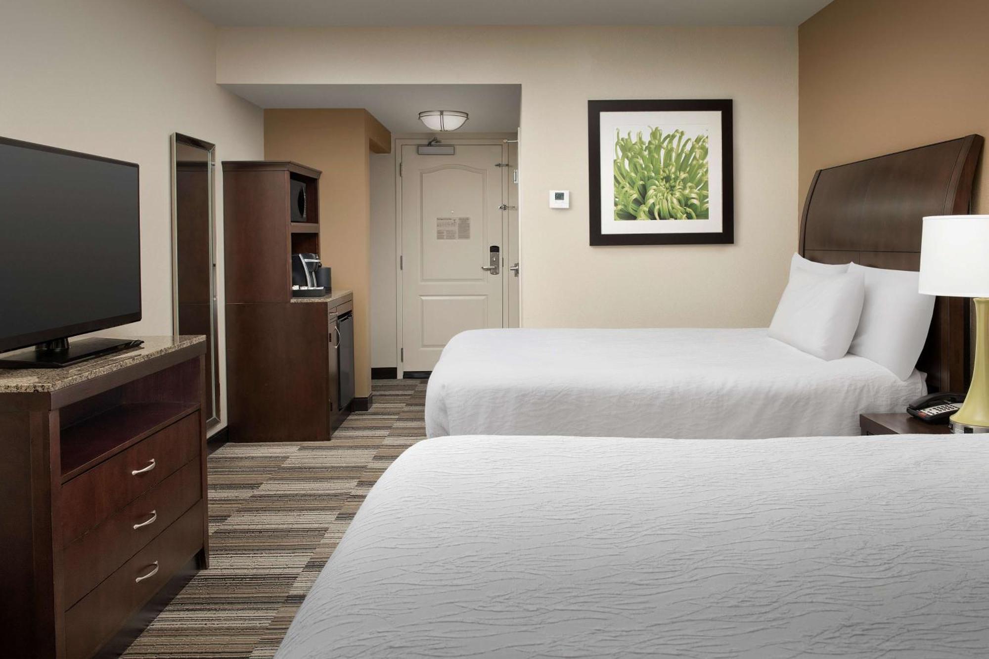 Hilton Garden Inn Charlotte/Мурсвилл Экстерьер фото