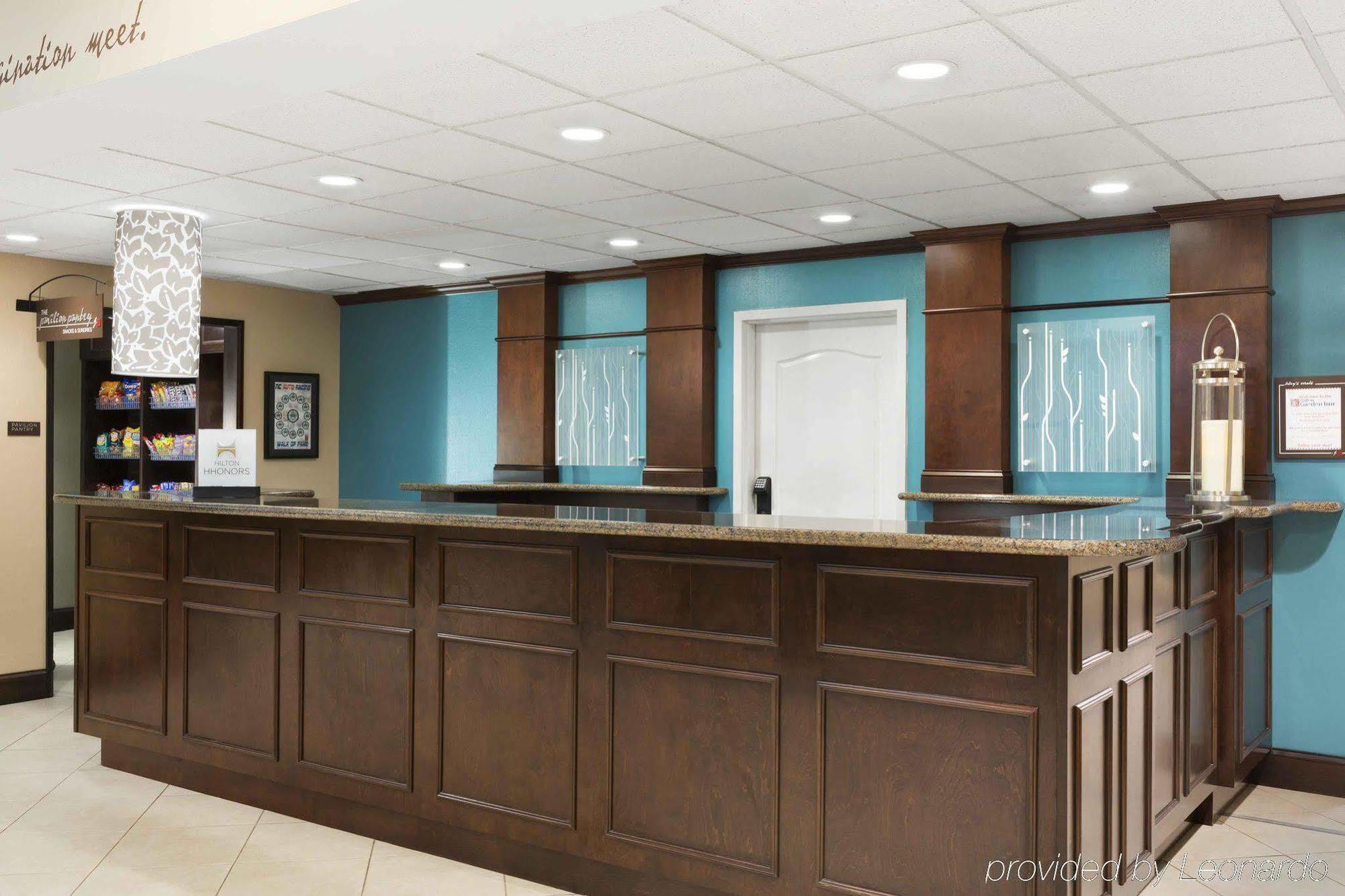 Hilton Garden Inn Charlotte/Мурсвилл Экстерьер фото