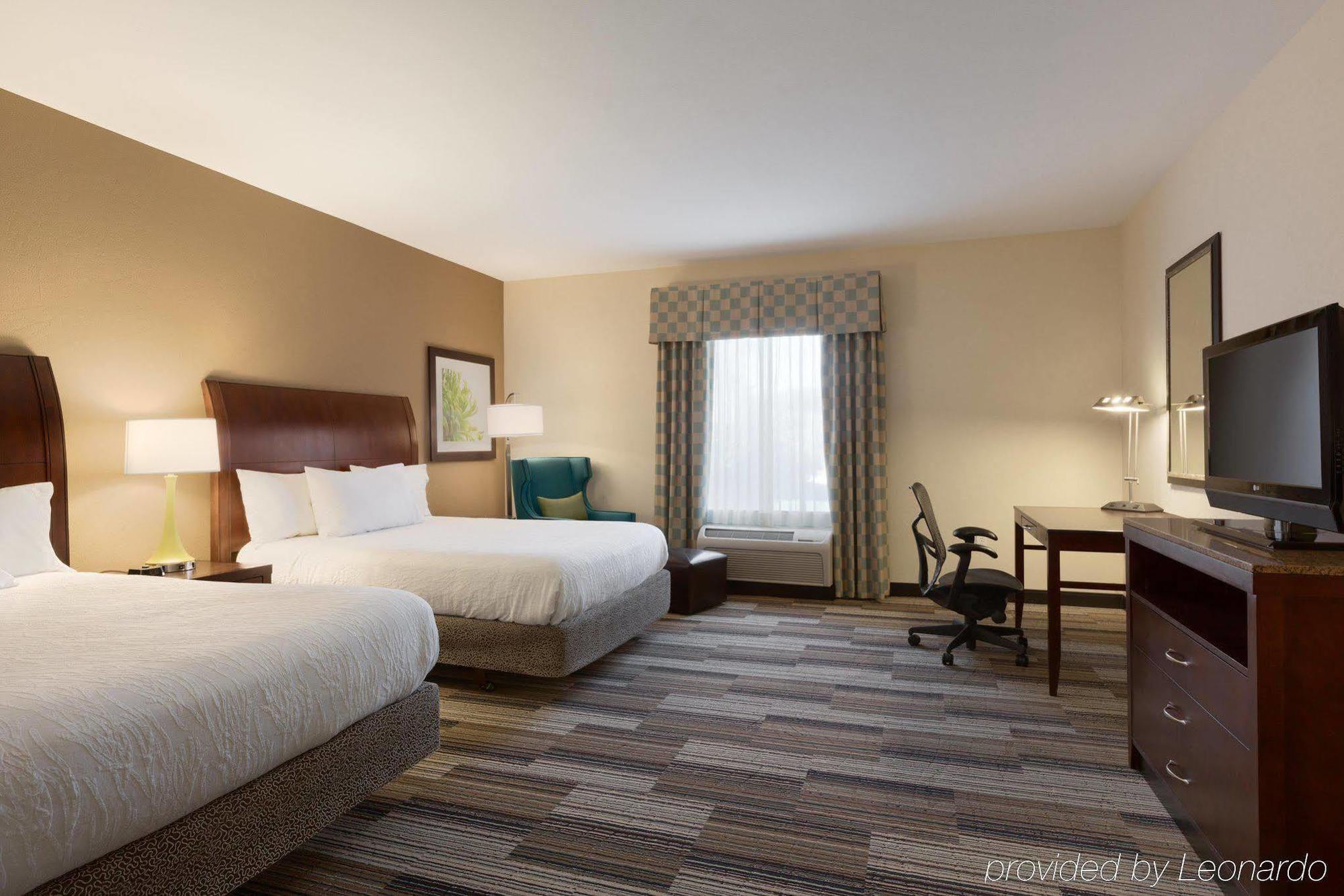 Hilton Garden Inn Charlotte/Мурсвилл Экстерьер фото