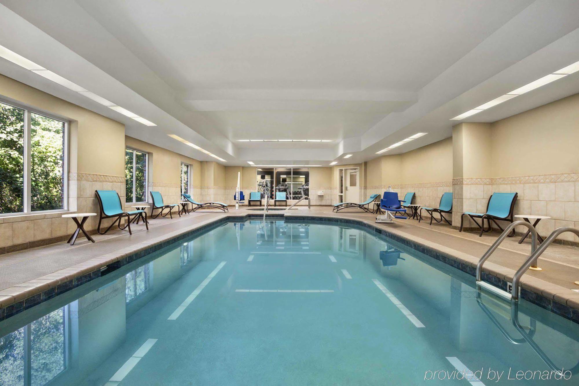 Hilton Garden Inn Charlotte/Мурсвилл Экстерьер фото